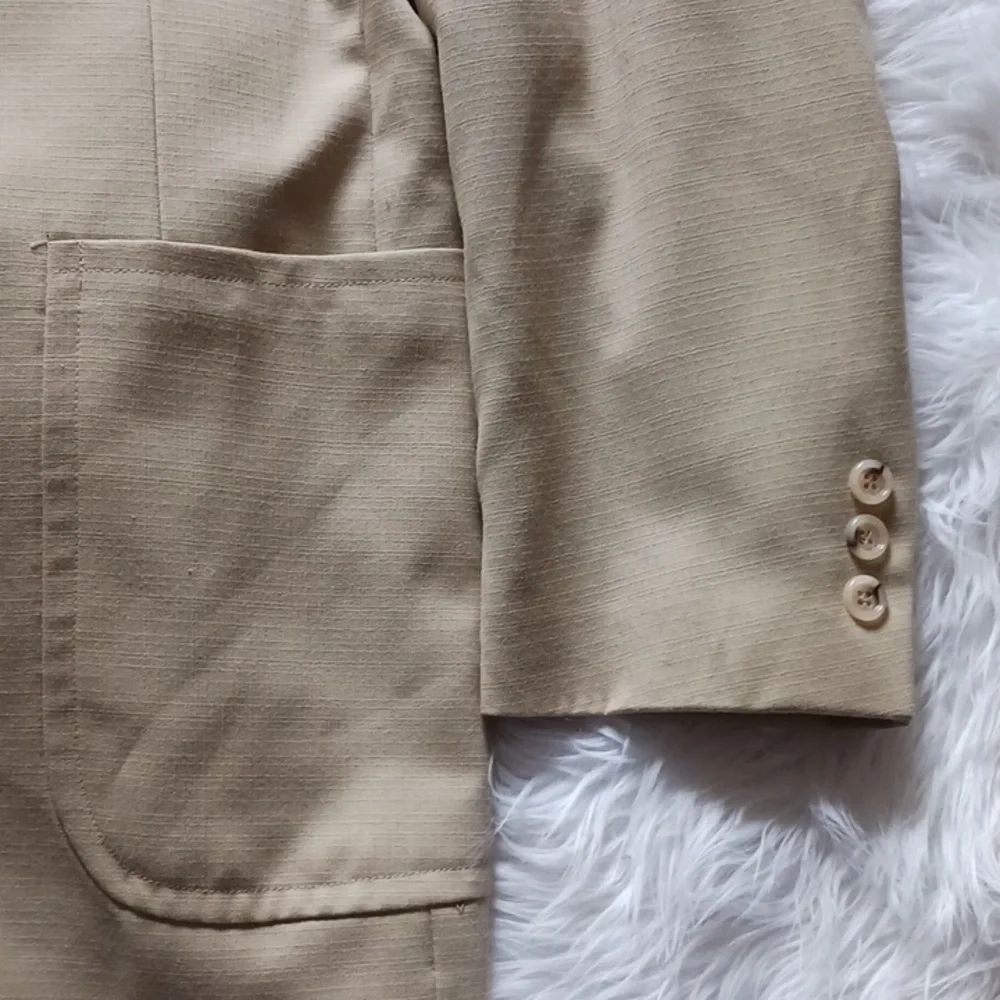 VINTAGE century club  Men's suit tan color  jacket size 44 W